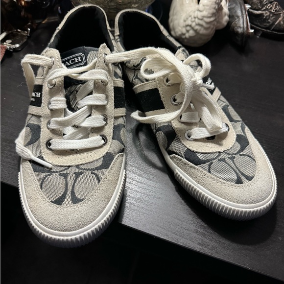 Coach Shoes - Picture 2 of 2
